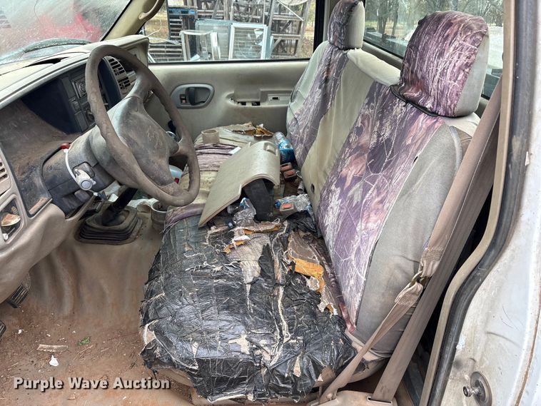 image for item EA7807 1999 Chevrolet C3500 flatbed pickup truck