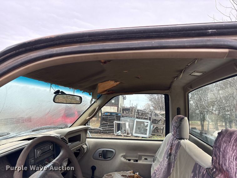 image for item EA7807 1999 Chevrolet C3500 flatbed pickup truck