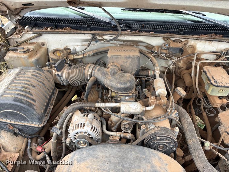 image for item EA7807 1999 Chevrolet C3500 flatbed pickup truck