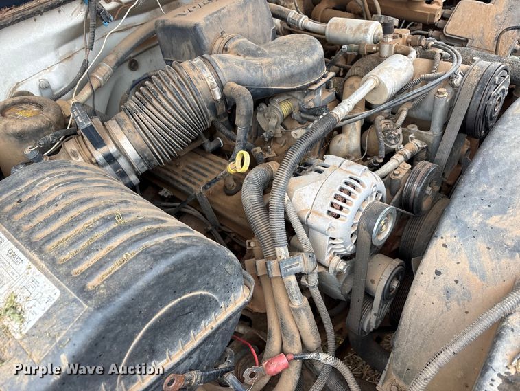 image for item EA7807 1999 Chevrolet C3500 flatbed pickup truck