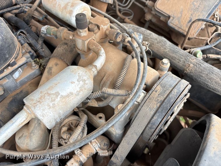 image for item EA7807 1999 Chevrolet C3500 flatbed pickup truck