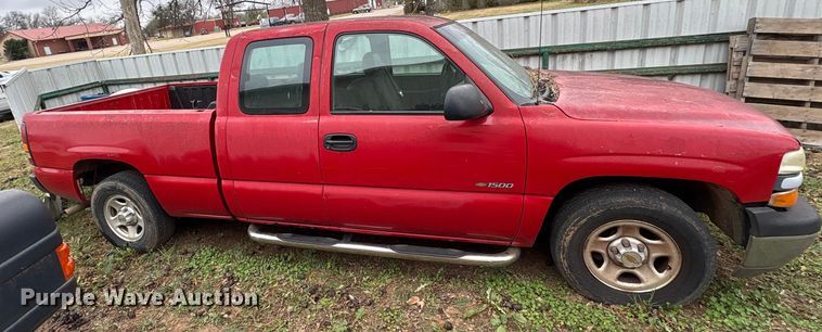 image for item EA7808 2002 Chevrolet Silverado Ext. Cab pickup truck