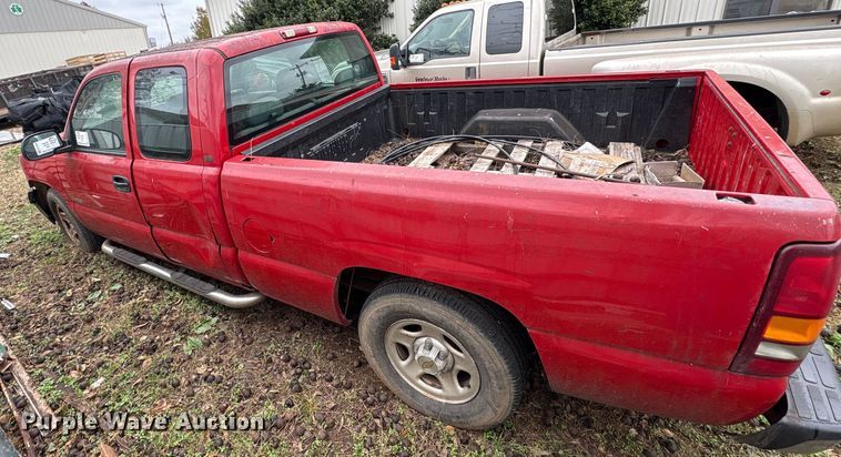 image for item EA7808 2002 Chevrolet Silverado Ext. Cab pickup truck