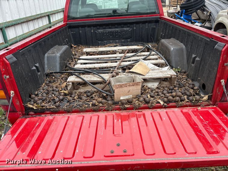 image for item EA7808 2002 Chevrolet Silverado Ext. Cab pickup truck