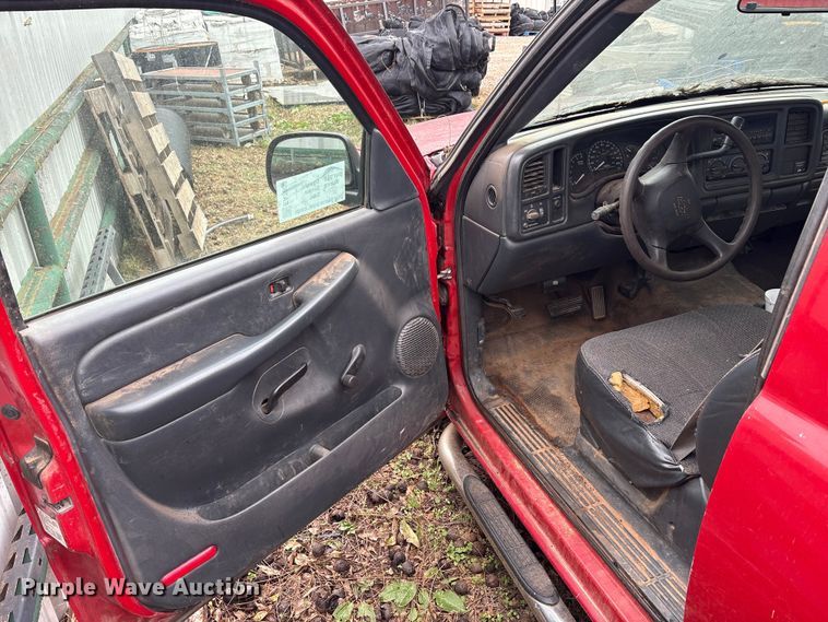 image for item EA7808 2002 Chevrolet Silverado Ext. Cab pickup truck