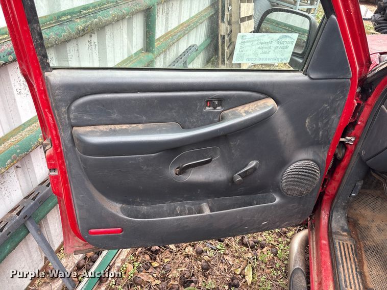 image for item EA7808 2002 Chevrolet Silverado Ext. Cab pickup truck