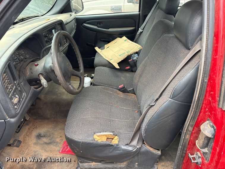 image for item EA7808 2002 Chevrolet Silverado Ext. Cab pickup truck