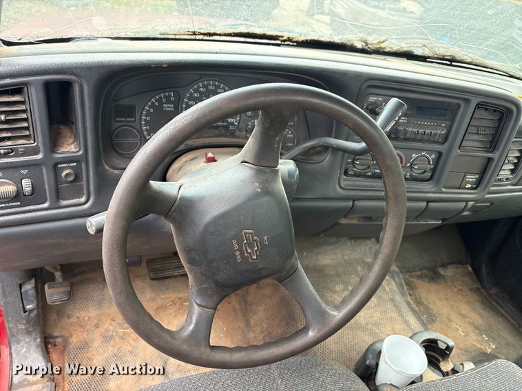 image for item EA7808 2002 Chevrolet Silverado Ext. Cab pickup truck