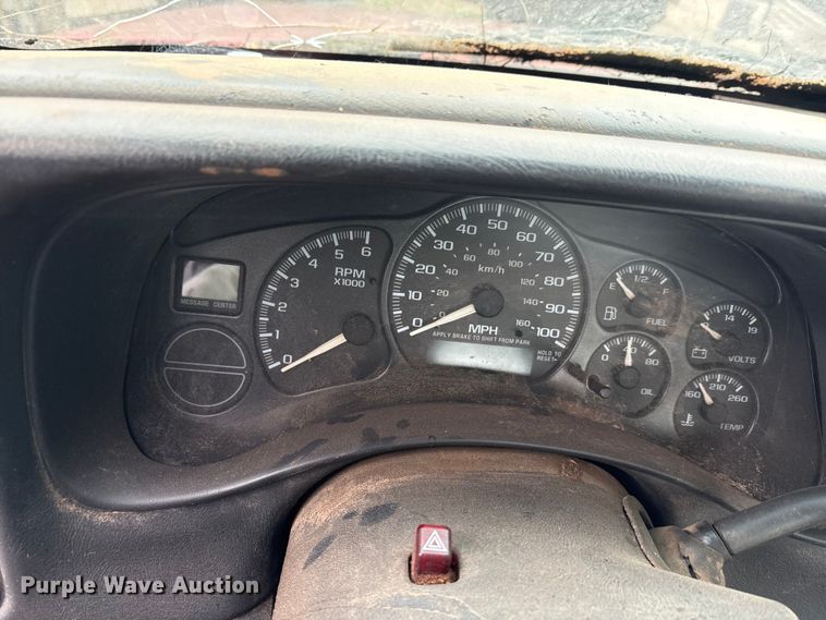 image for item EA7808 2002 Chevrolet Silverado Ext. Cab pickup truck