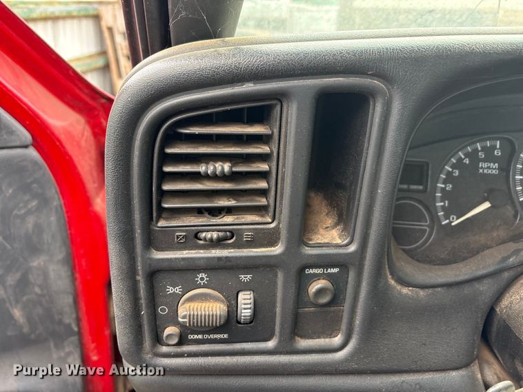 image for item EA7808 2002 Chevrolet Silverado Ext. Cab pickup truck