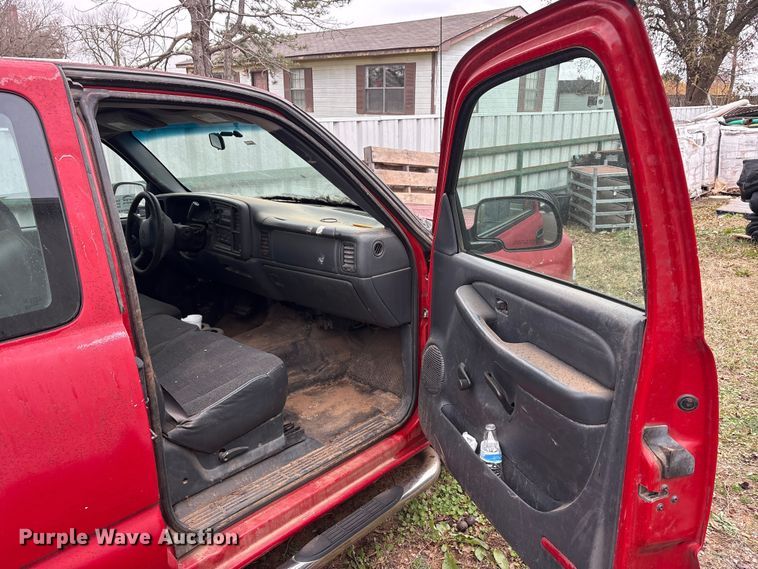 image for item EA7808 2002 Chevrolet Silverado Ext. Cab pickup truck