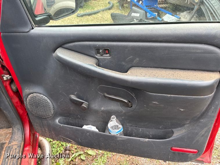 image for item EA7808 2002 Chevrolet Silverado Ext. Cab pickup truck