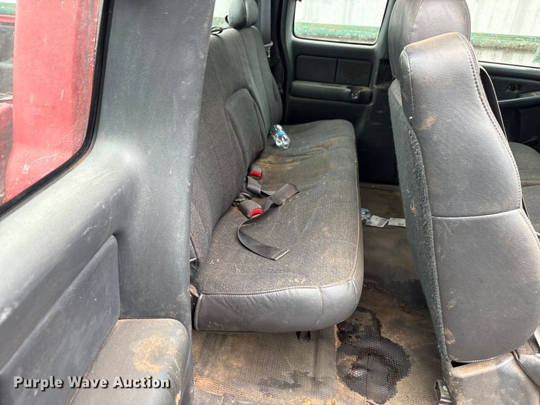 image for item EA7808 2002 Chevrolet Silverado Ext. Cab pickup truck