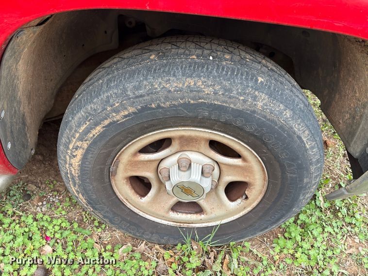 image for item EA7808 2002 Chevrolet Silverado Ext. Cab pickup truck