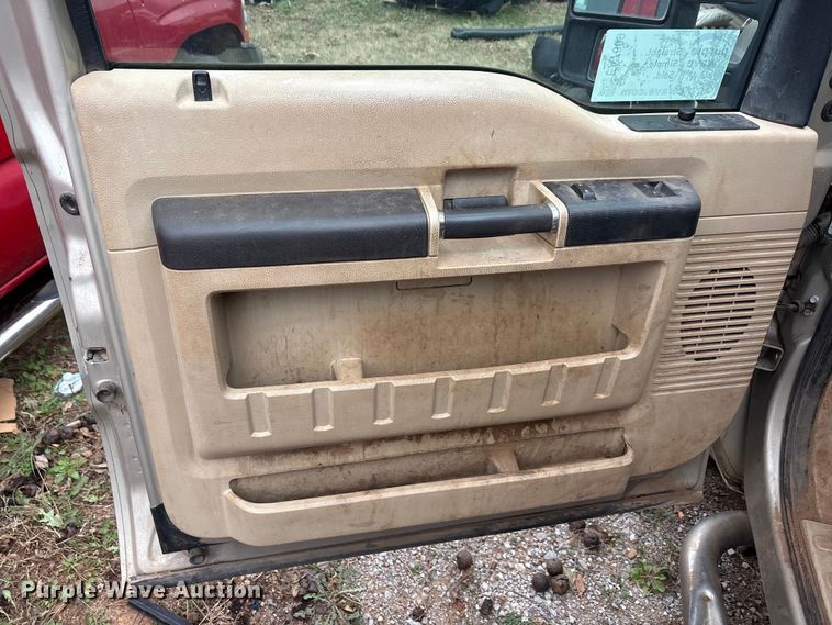 image for item EA7809 2009 Ford F350 Super Duty SuperCab pickup truck