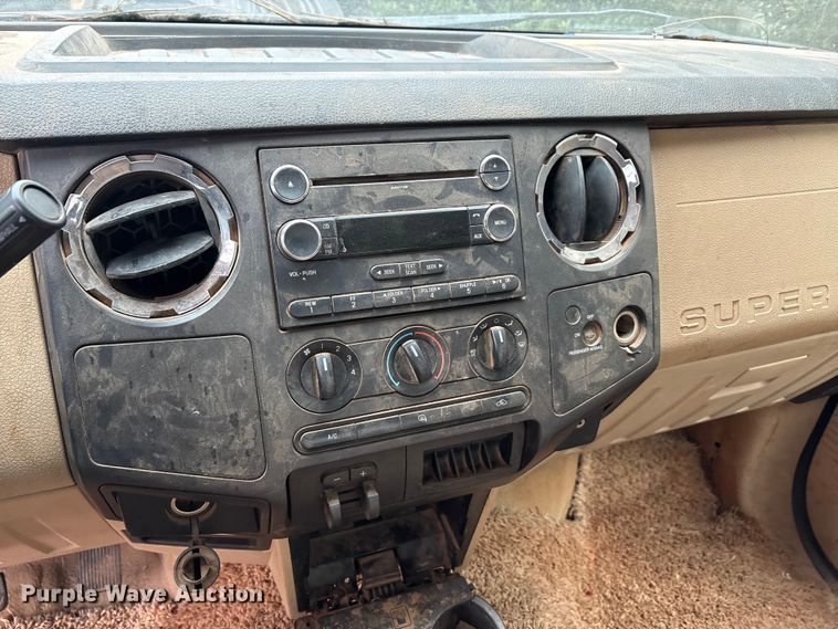 image for item EA7809 2009 Ford F350 Super Duty SuperCab pickup truck