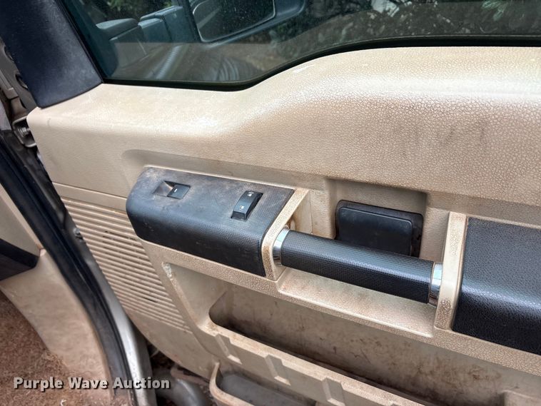 image for item EA7809 2009 Ford F350 Super Duty SuperCab pickup truck