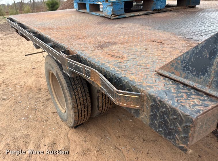 image for item EA7810 2007 Chevrolet Silverado 3500 Ext. Cab flatbed truck