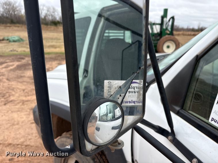 image for item EA7810 2007 Chevrolet Silverado 3500 Ext. Cab flatbed truck