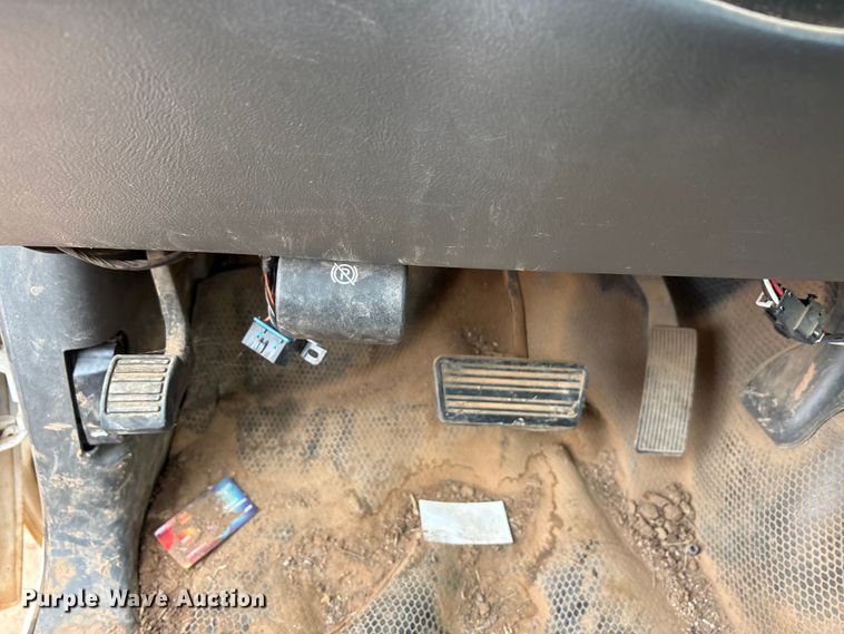 image for item EA7810 2007 Chevrolet Silverado 3500 Ext. Cab flatbed truck