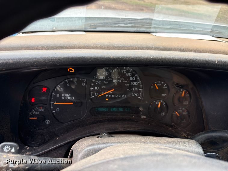 image for item EA7810 2007 Chevrolet Silverado 3500 Ext. Cab flatbed truck