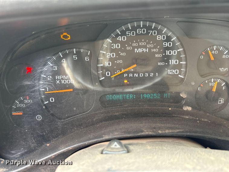 image for item EA7810 2007 Chevrolet Silverado 3500 Ext. Cab flatbed truck