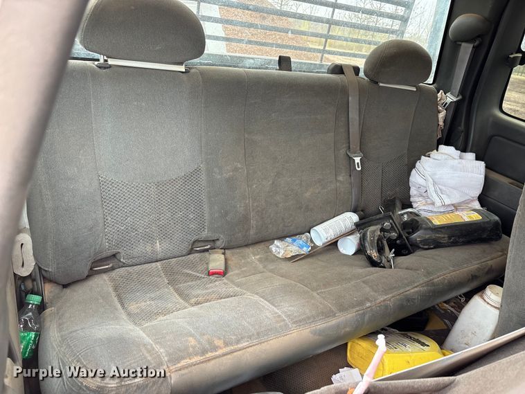 image for item EA7810 2007 Chevrolet Silverado 3500 Ext. Cab flatbed truck