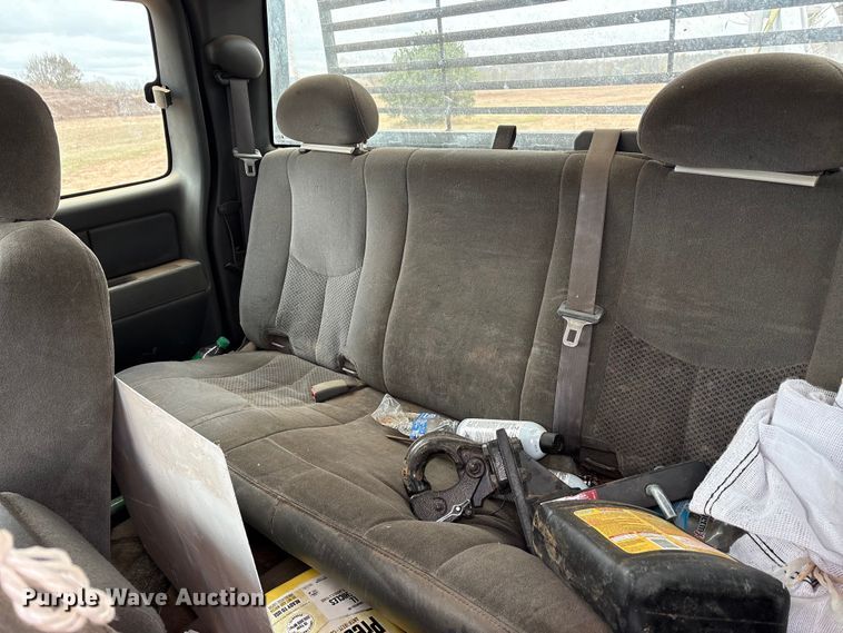 image for item EA7810 2007 Chevrolet Silverado 3500 Ext. Cab flatbed truck