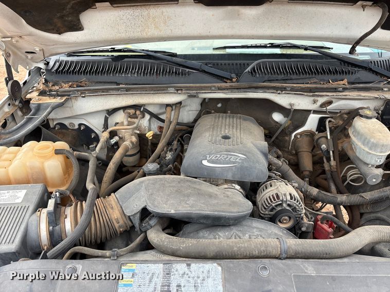 image for item EA7810 2007 Chevrolet Silverado 3500 Ext. Cab flatbed truck