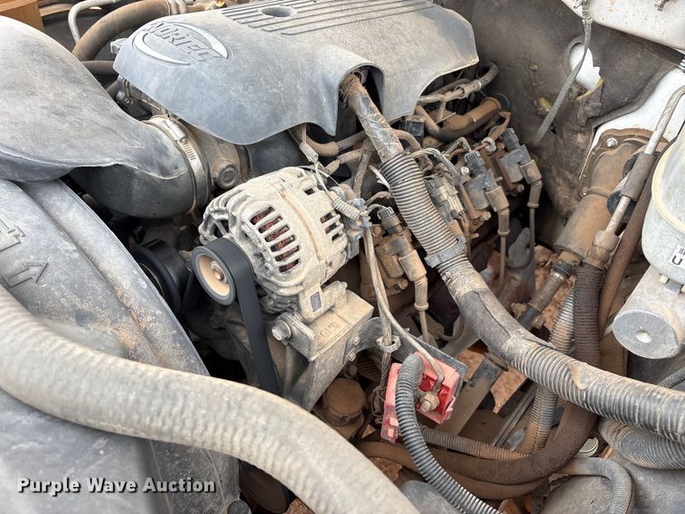 image for item EA7810 2007 Chevrolet Silverado 3500 Ext. Cab flatbed truck