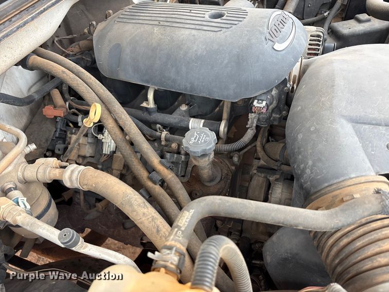 image for item EA7810 2007 Chevrolet Silverado 3500 Ext. Cab flatbed truck