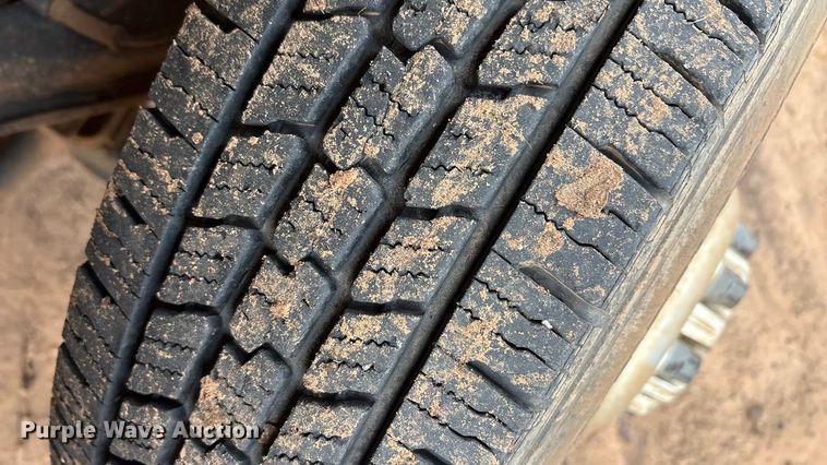 image for item EA7810 2007 Chevrolet Silverado 3500 Ext. Cab flatbed truck