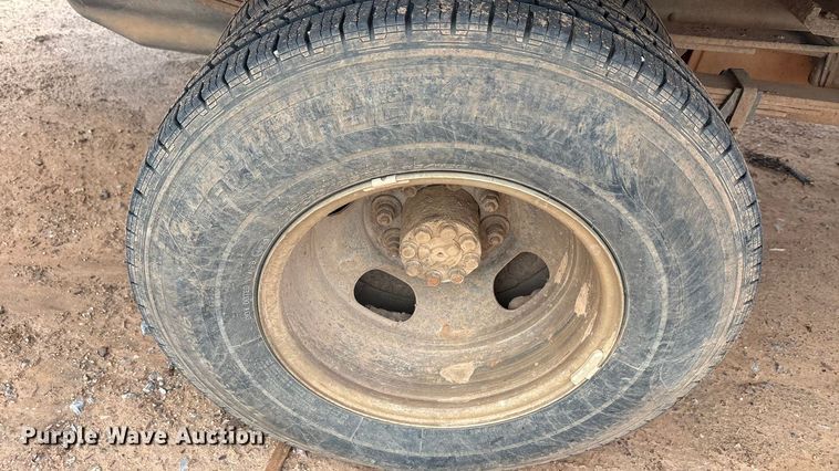 image for item EA7810 2007 Chevrolet Silverado 3500 Ext. Cab flatbed truck