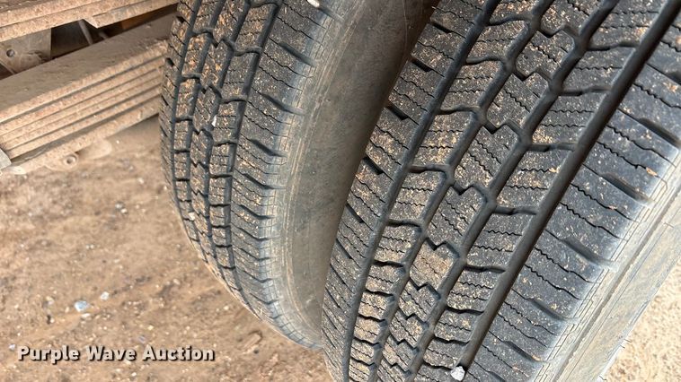 image for item EA7810 2007 Chevrolet Silverado 3500 Ext. Cab flatbed truck