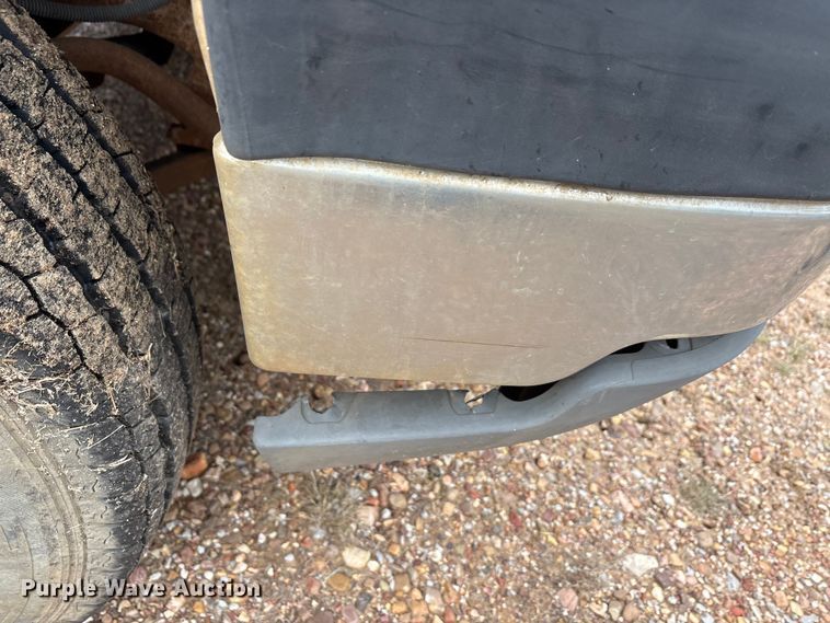 image for item EA7812 2005 Chevrolet Silverado 2500HD Crew Cab pickup truck