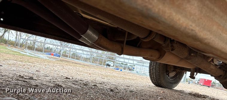 image for item EA7812 2005 Chevrolet Silverado 2500HD Crew Cab pickup truck