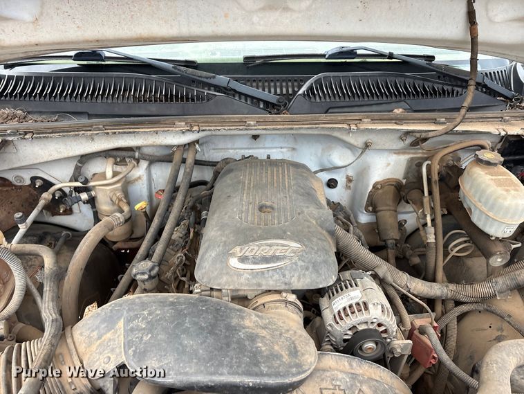 image for item EA7812 2005 Chevrolet Silverado 2500HD Crew Cab pickup truck