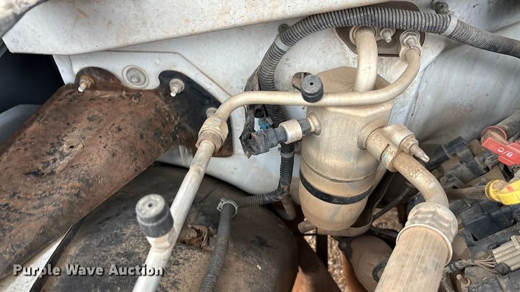 image for item EA7812 2005 Chevrolet Silverado 2500HD Crew Cab pickup truck