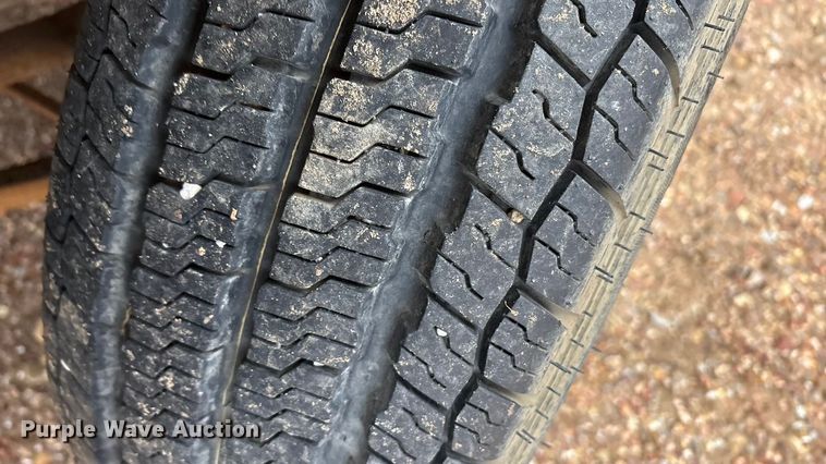 image for item EA7812 2005 Chevrolet Silverado 2500HD Crew Cab pickup truck