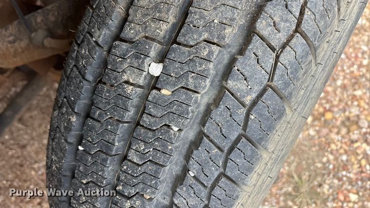 image for item EA7812 2005 Chevrolet Silverado 2500HD Crew Cab pickup truck