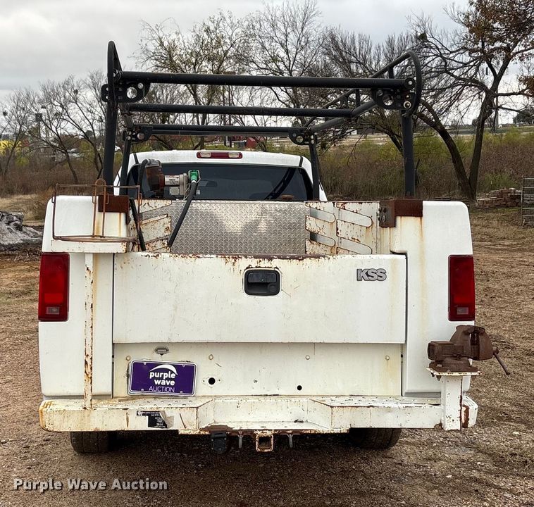 image for item EA7813 2002 Chevrolet Silverado 2500HD Crew Cab utility bed pickup truck