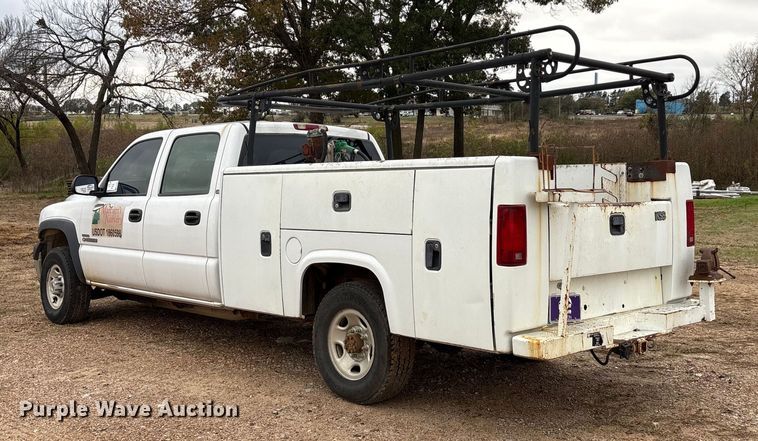 image for item EA7813 2002 Chevrolet Silverado 2500HD Crew Cab utility bed pickup truck