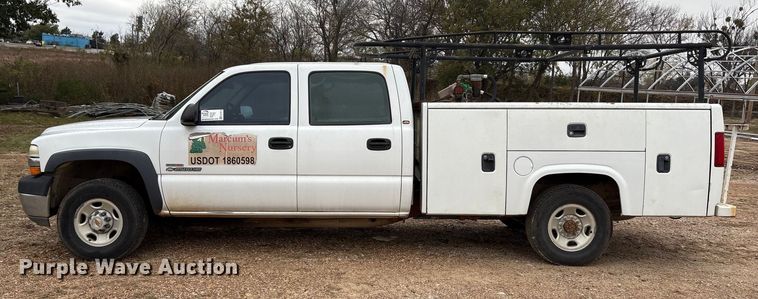 image for item EA7813 2002 Chevrolet Silverado 2500HD Crew Cab utility bed pickup truck