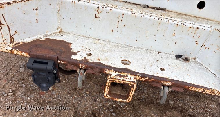 image for item EA7813 2002 Chevrolet Silverado 2500HD Crew Cab utility bed pickup truck