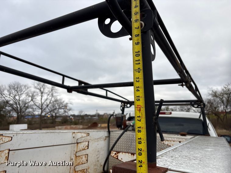 image for item EA7813 2002 Chevrolet Silverado 2500HD Crew Cab utility bed pickup truck