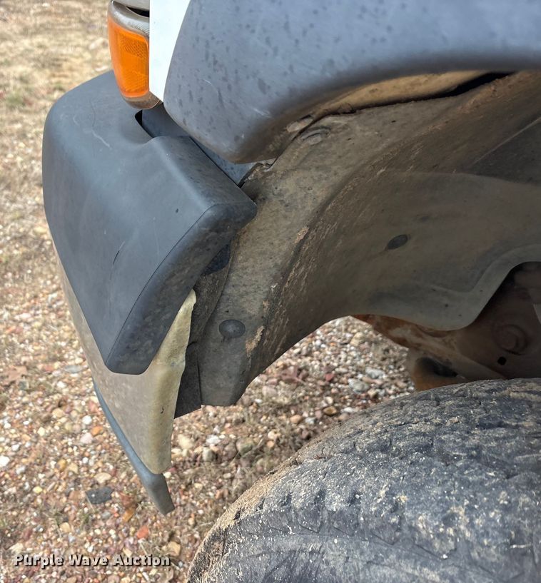 image for item EA7813 2002 Chevrolet Silverado 2500HD Crew Cab utility bed pickup truck