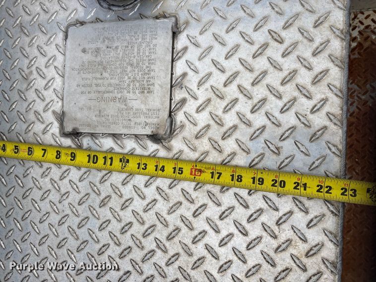 image for item EA7813 2002 Chevrolet Silverado 2500HD Crew Cab utility bed pickup truck