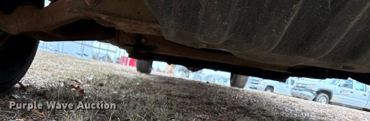 image for item EA7813 2002 Chevrolet Silverado 2500HD Crew Cab utility bed pickup truck