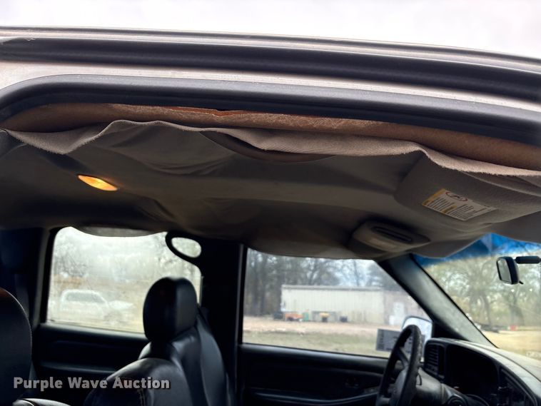 image for item EA7813 2002 Chevrolet Silverado 2500HD Crew Cab utility bed pickup truck