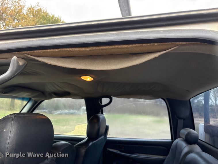 image for item EA7813 2002 Chevrolet Silverado 2500HD Crew Cab utility bed pickup truck